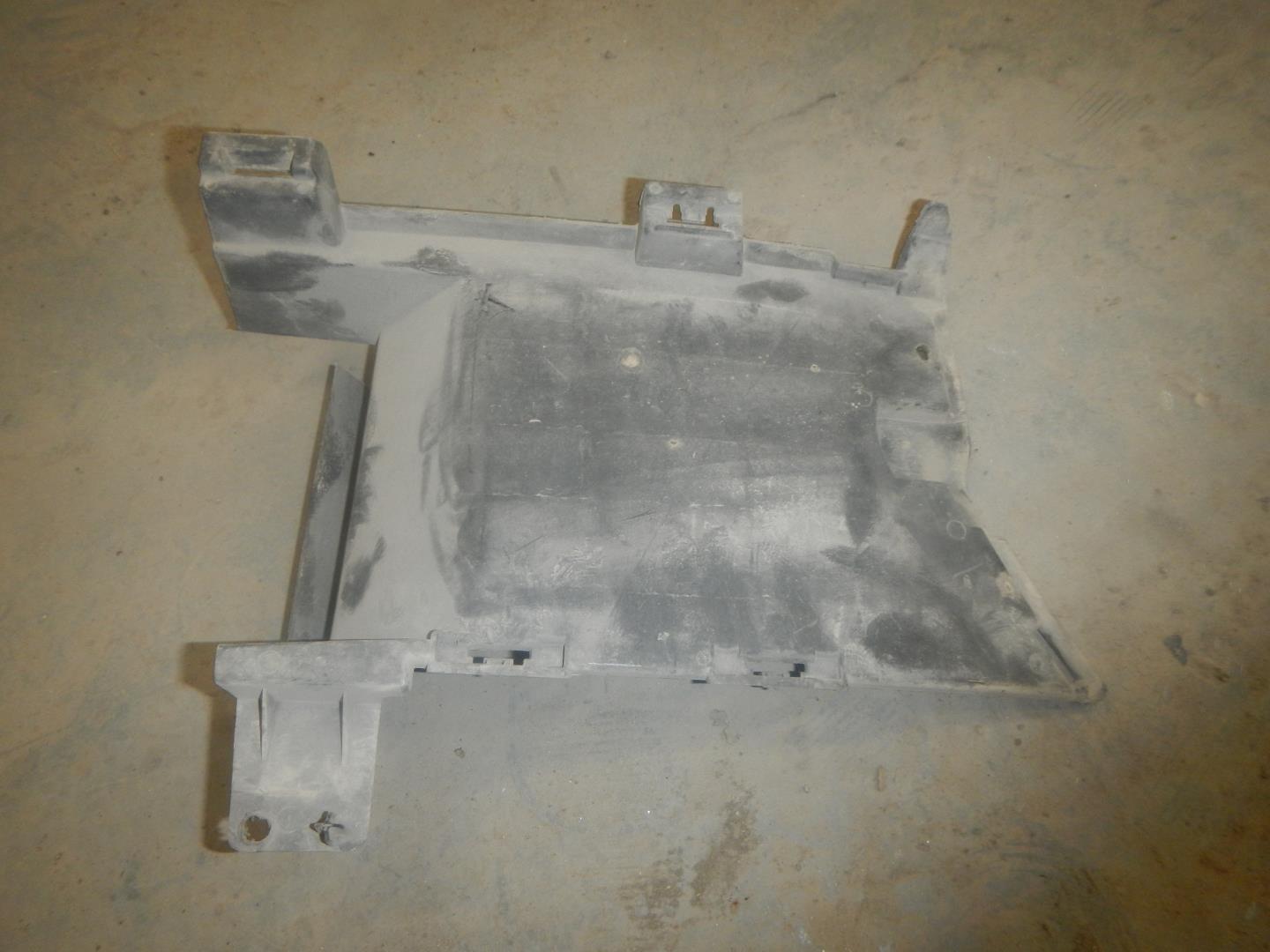 Воздуховод радиатора правый