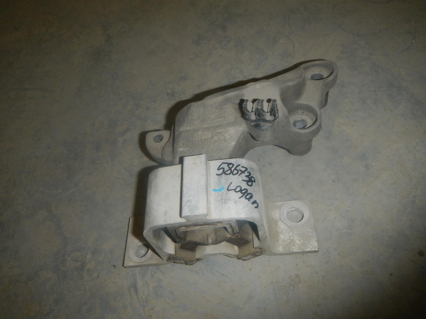 Опора двигателя правая