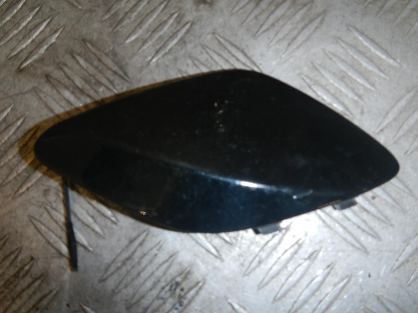 Заглушка буксировочного крюка