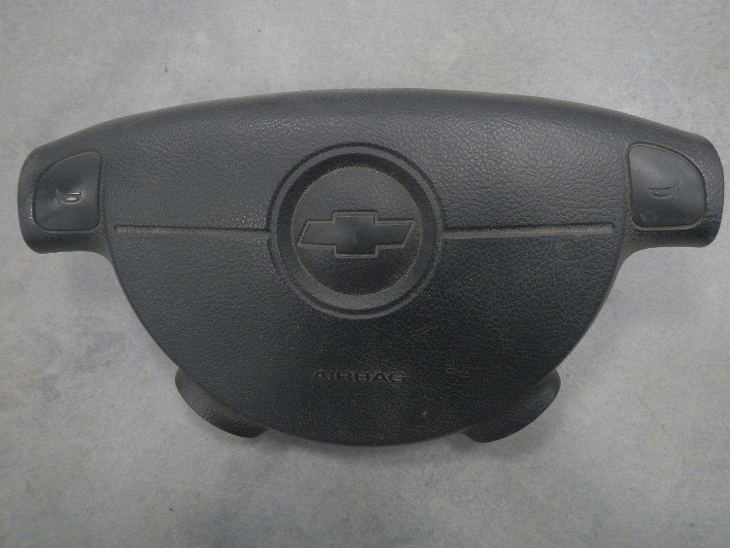 Подушка безопасности в рулевое колесо