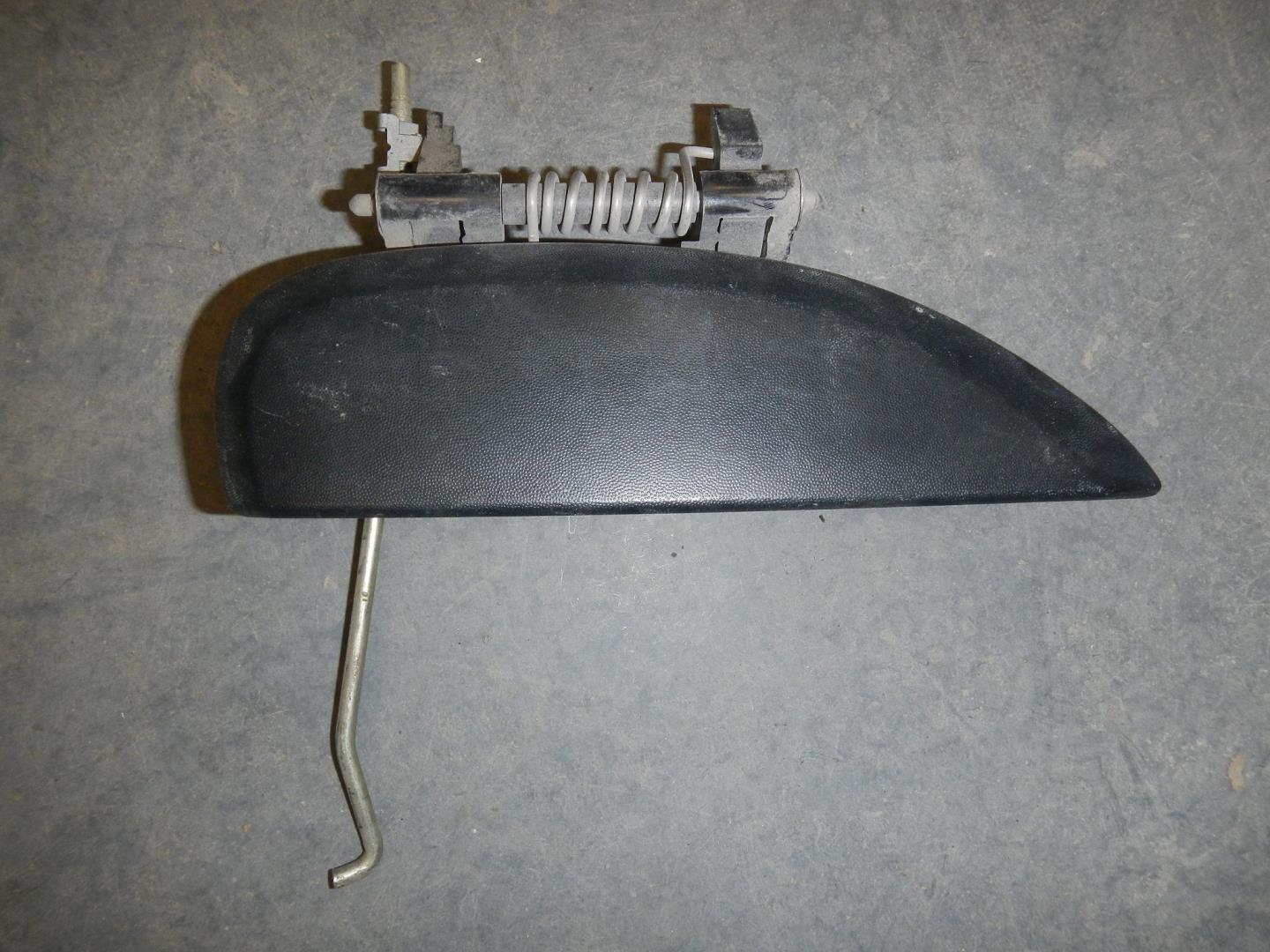 Ручка двери передней наружная правая