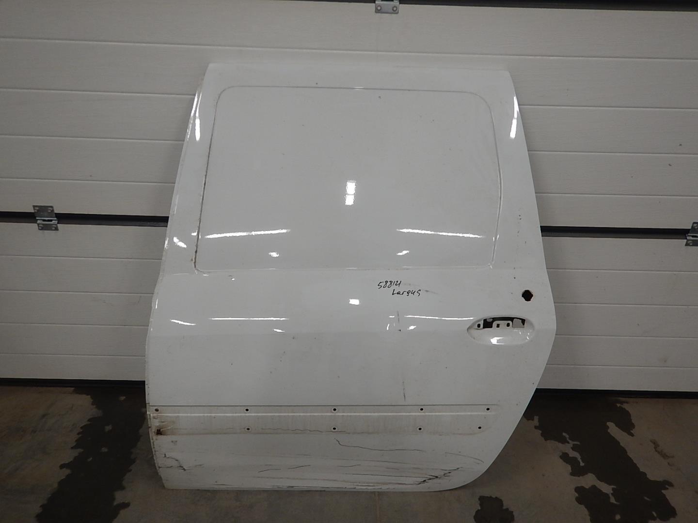 Дверь задняя левая