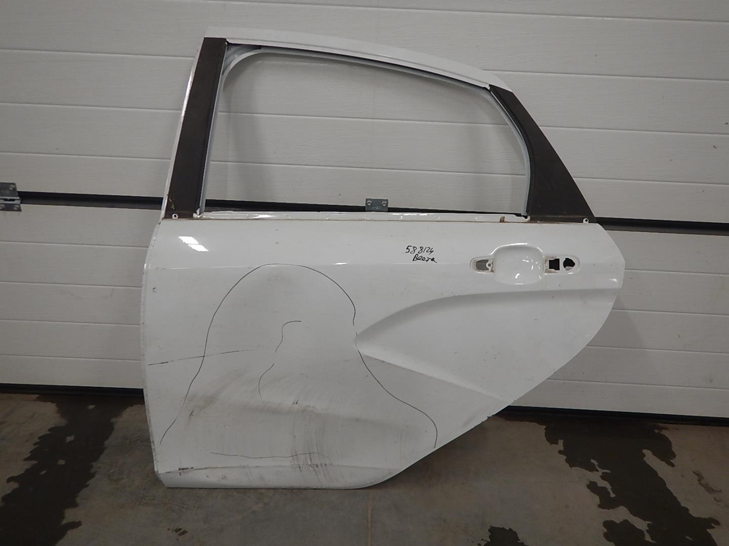 Дверь задняя левая