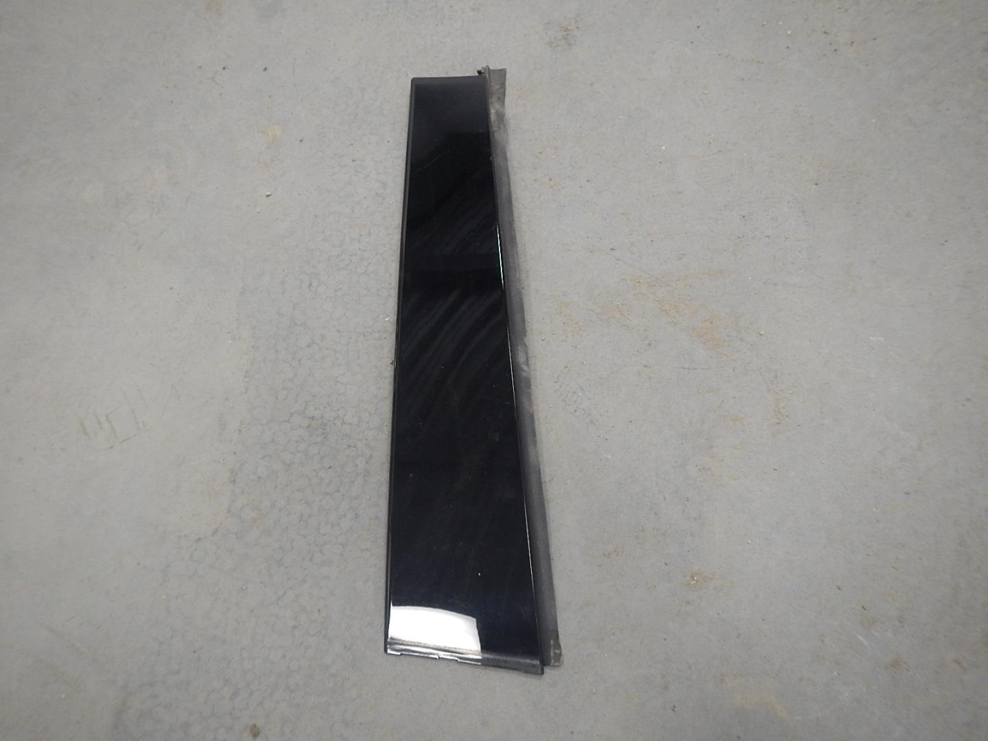 Накладка двери задней правой