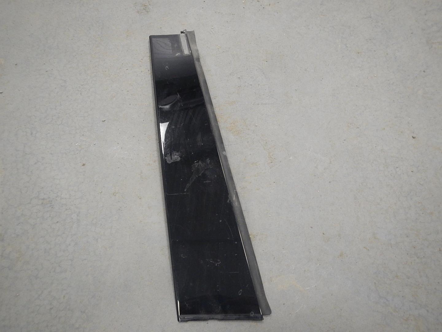 Накладка двери задней правой
