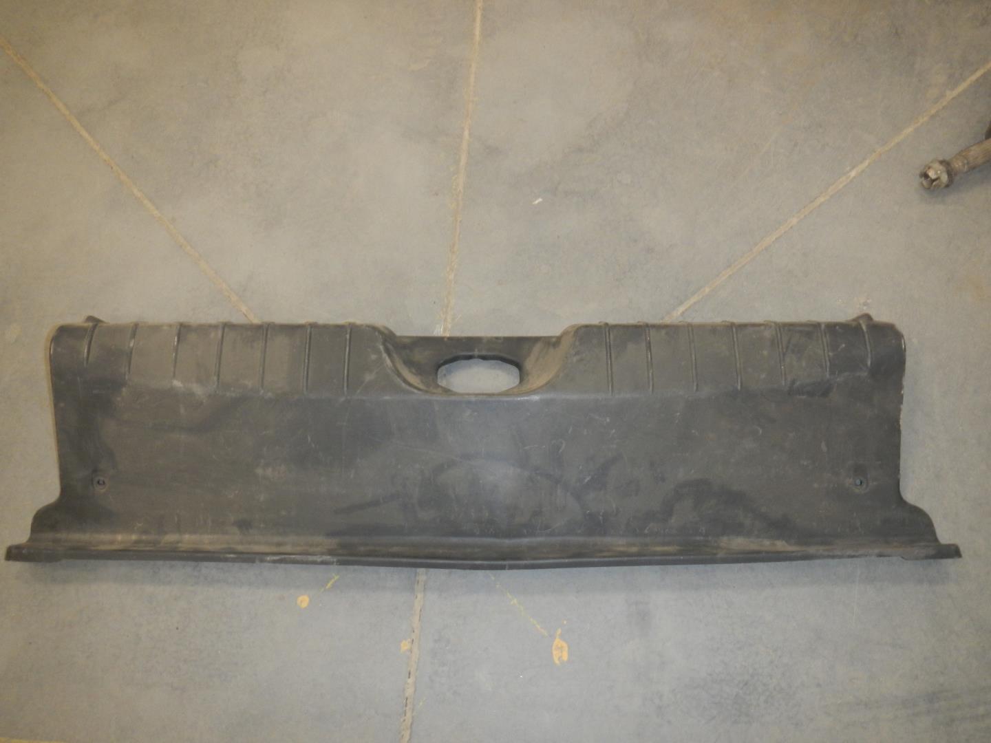 Обшивка багажника