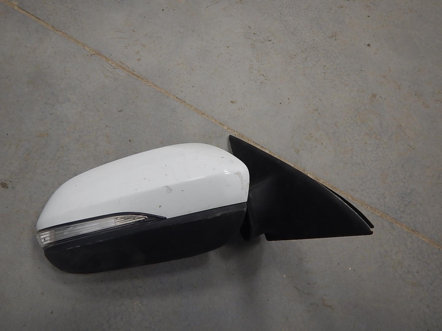 Зеркало правое электрическое