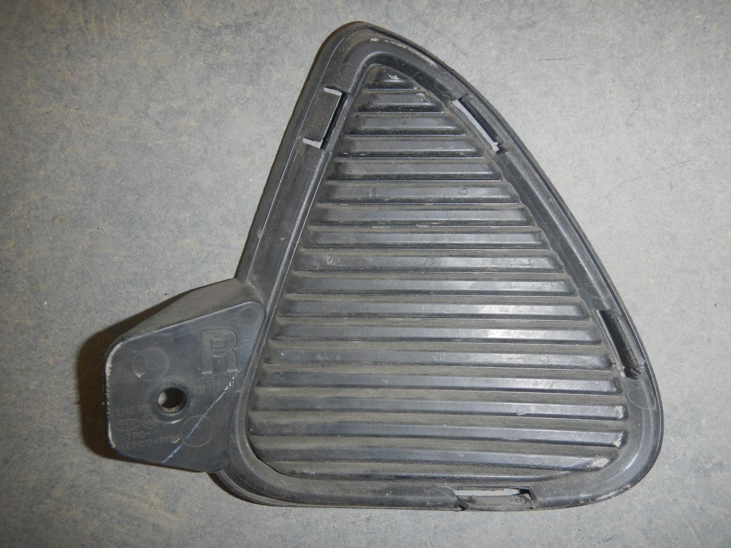 Решетка в бампер правая