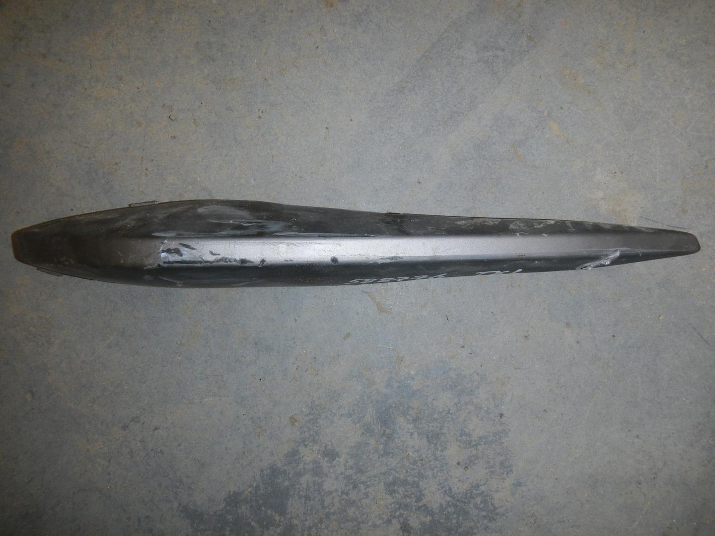 Молдинг переднего бампера левый