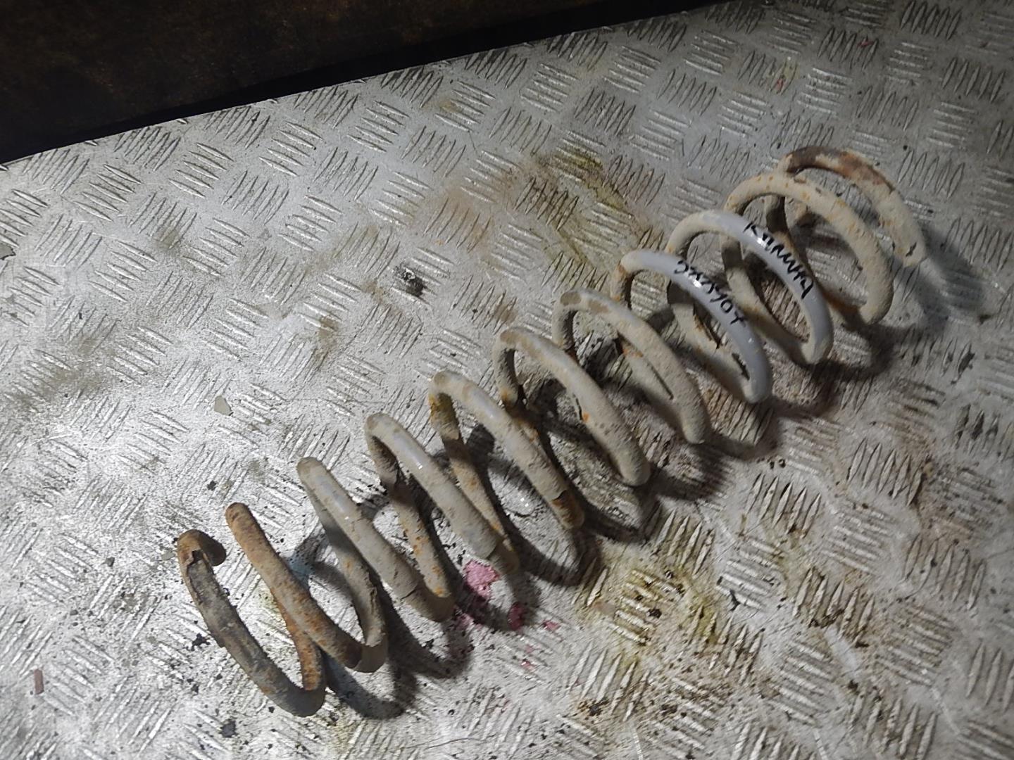 Пружина задняя