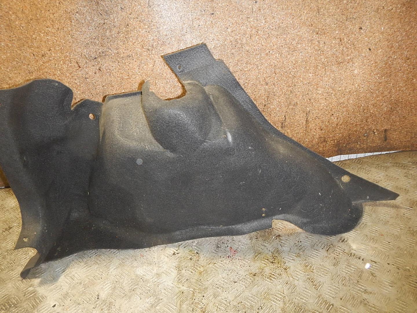 Обшивка багажника