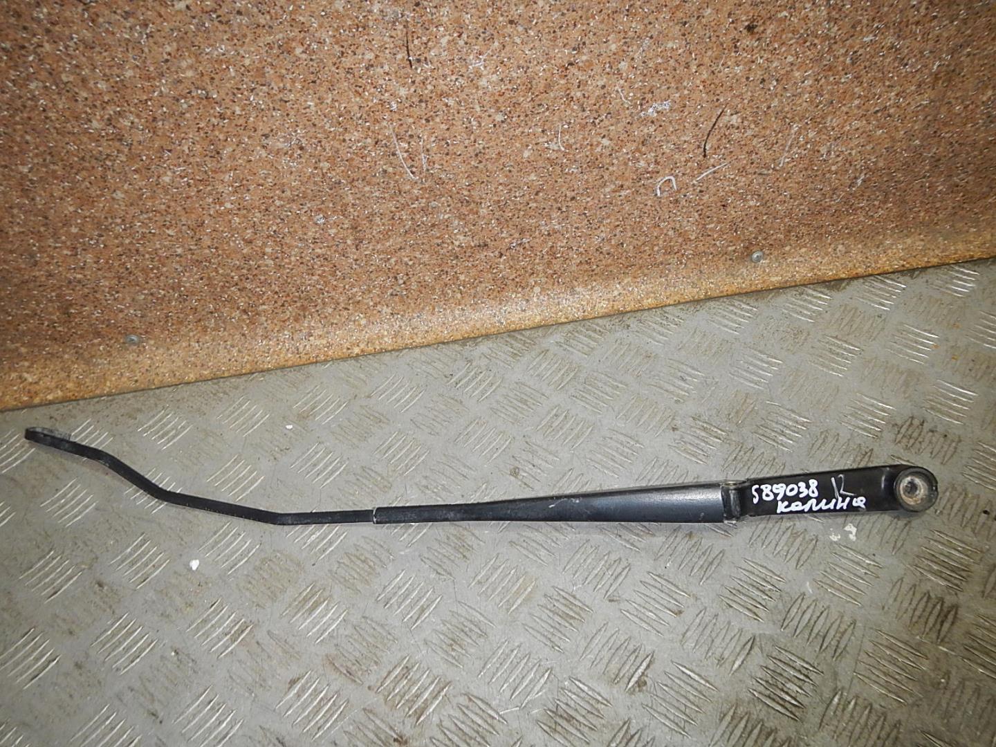 Поводок стеклоочистителя передний правый