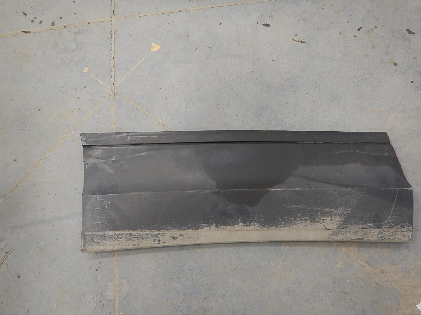 Молдинг задней правой двери