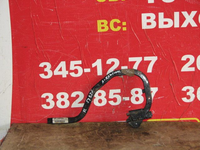 Петля крышки багажника