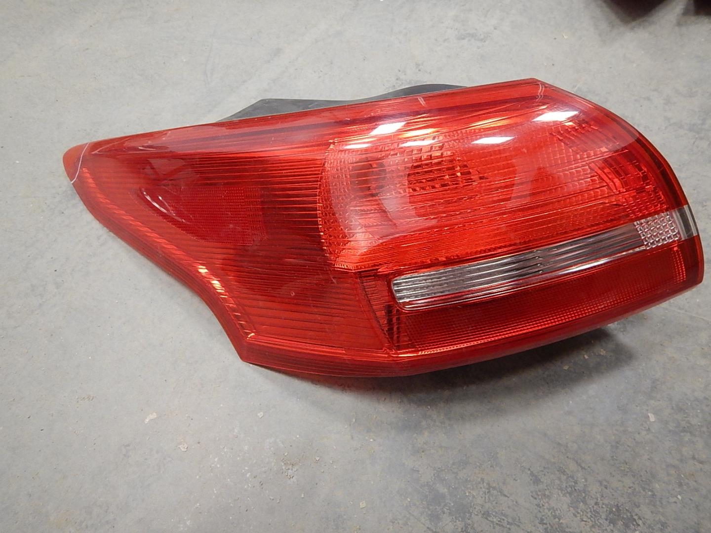 Фонарь задний левый