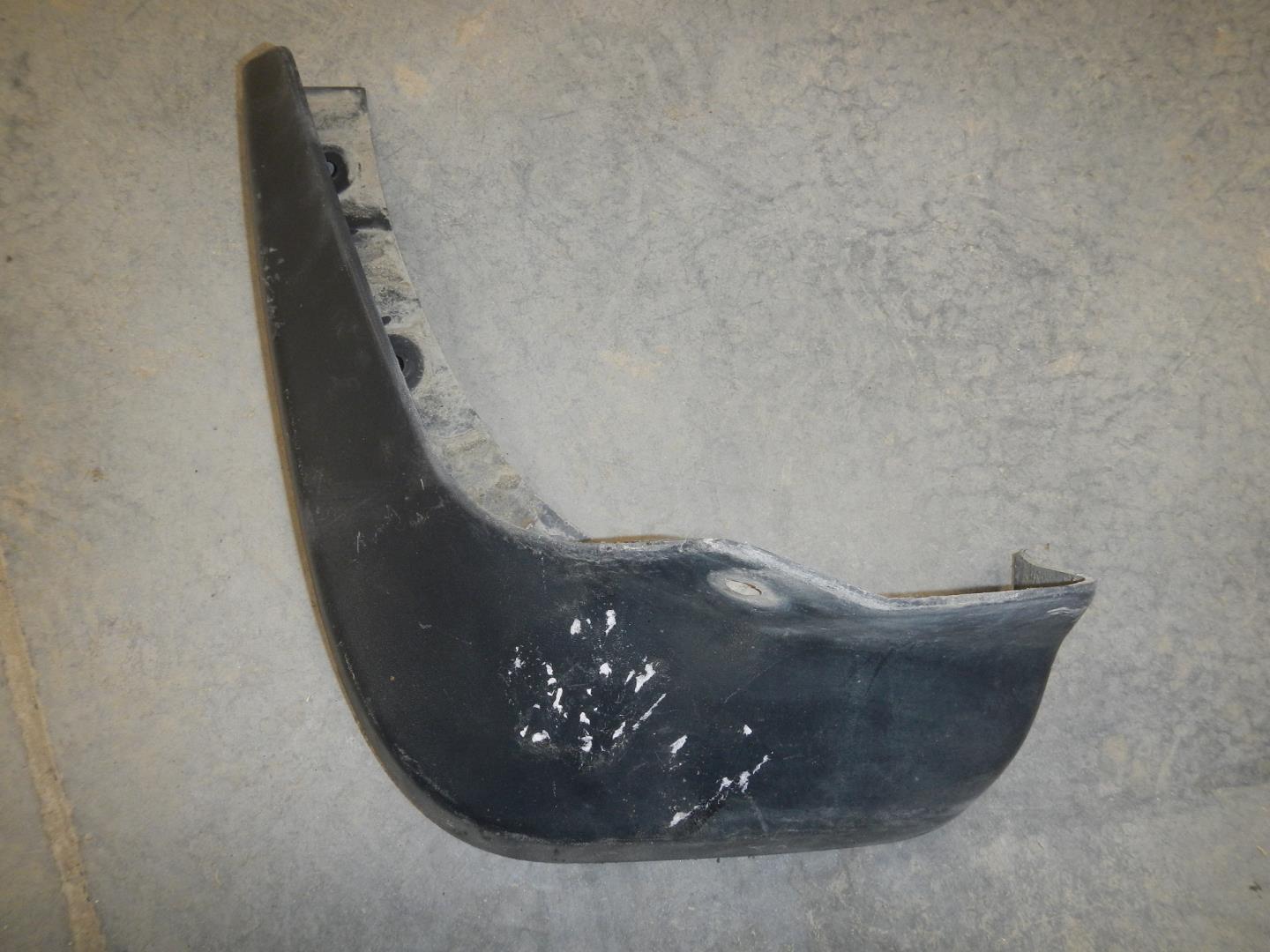 Брызговик задний левый