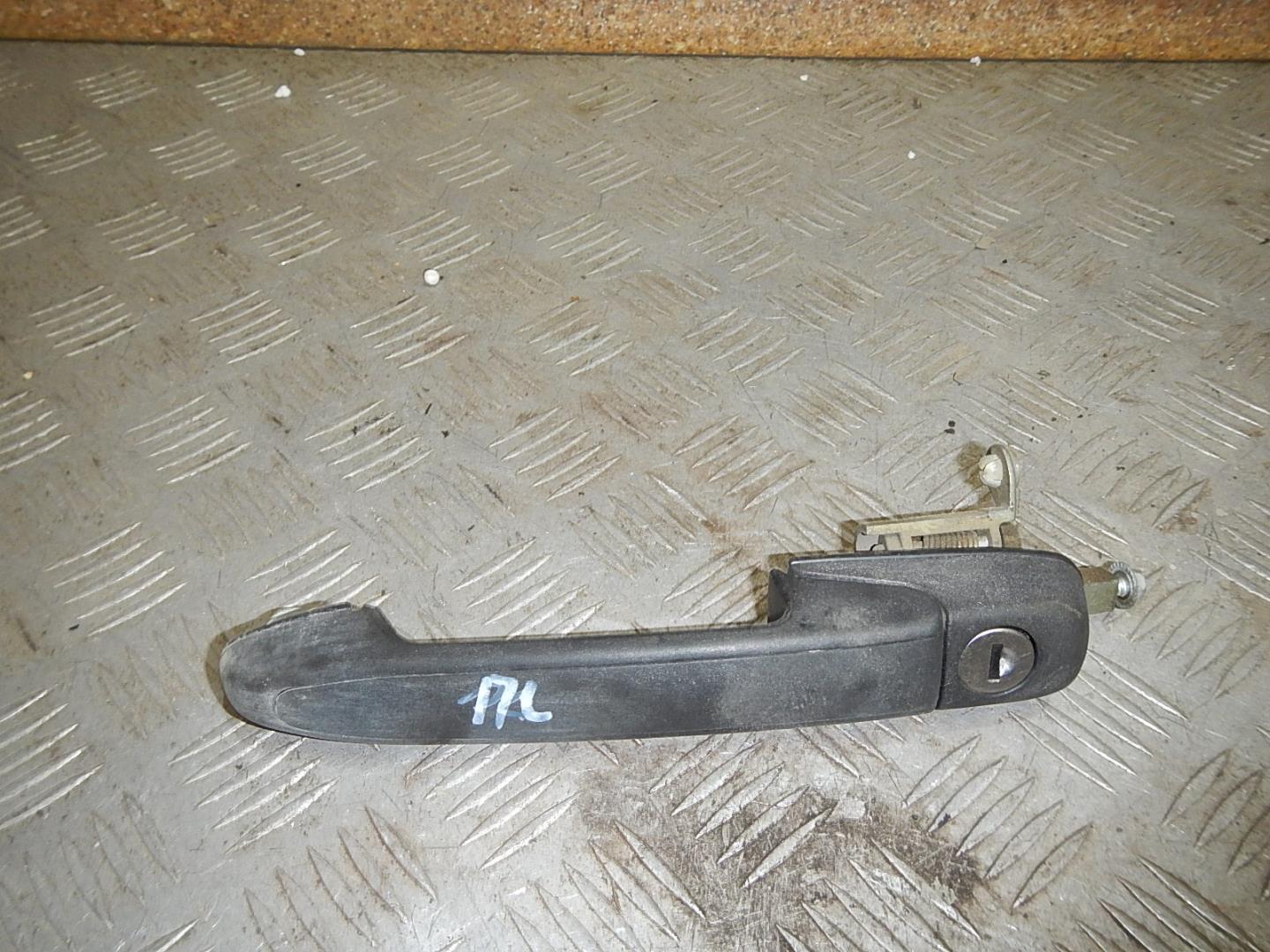 Ручка двери передней наружная левая