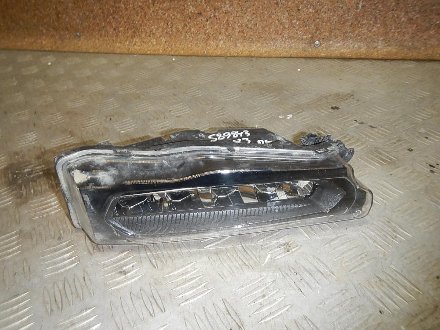 Фара противотуманная левая