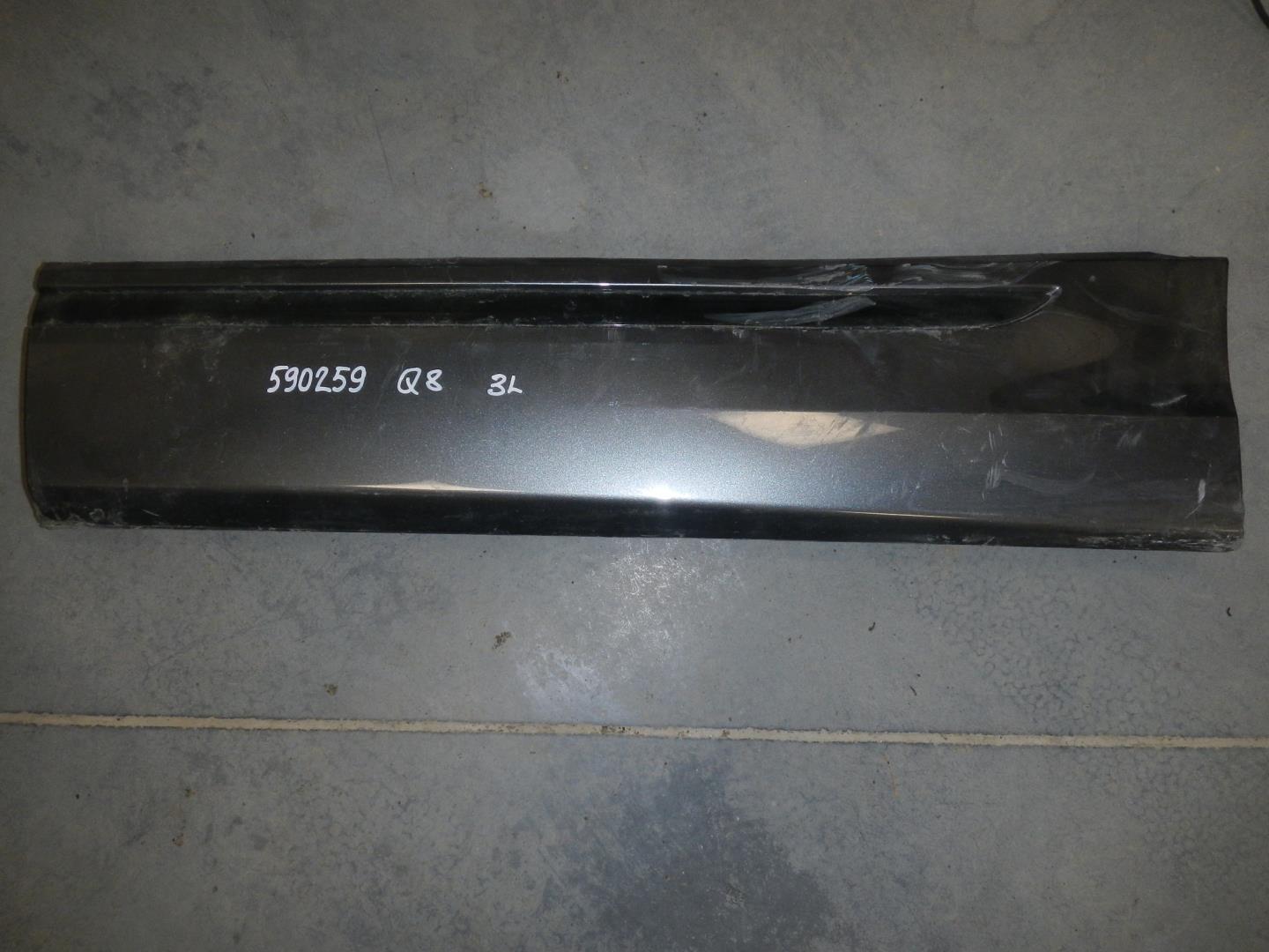 Молдинг задней левой двери