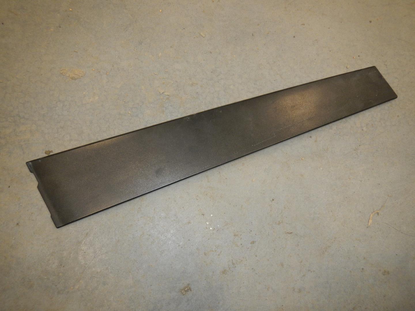 Накладка двери передней левой