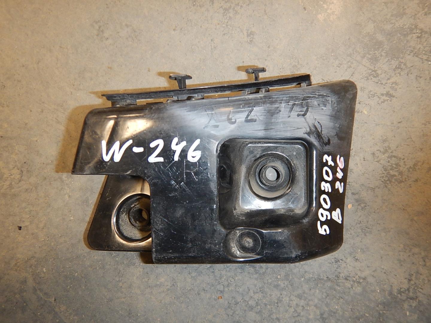 Кронштейн заднего бампера правый