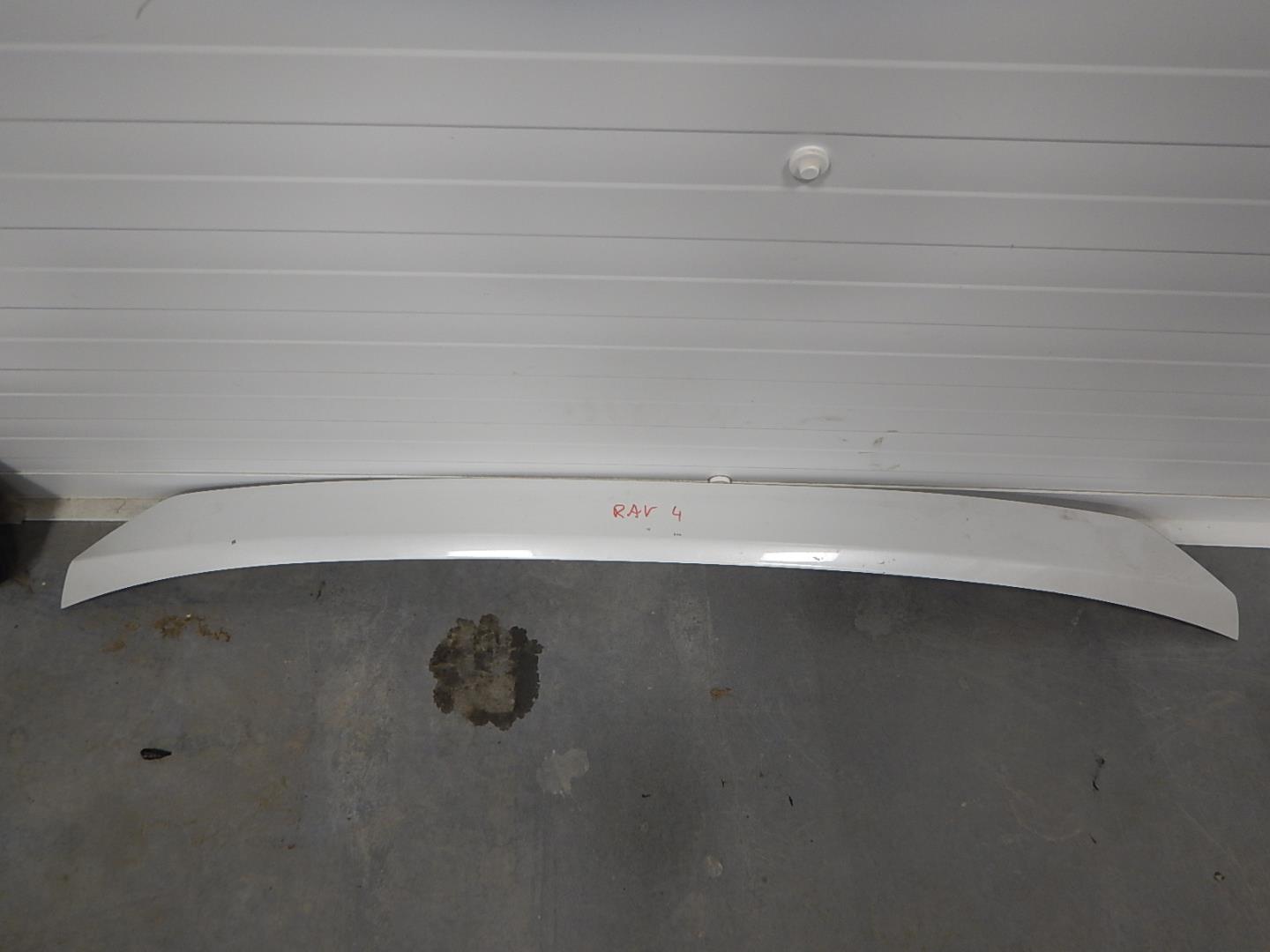 Накладка двери багажника