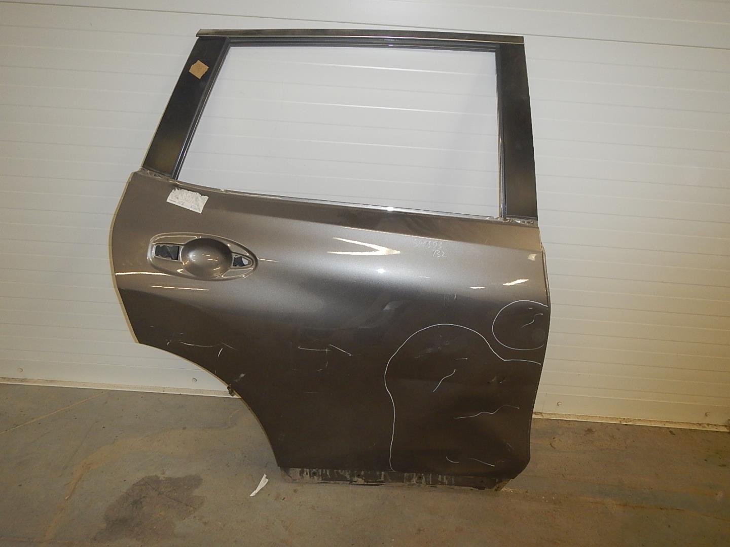 Дверь задняя правая