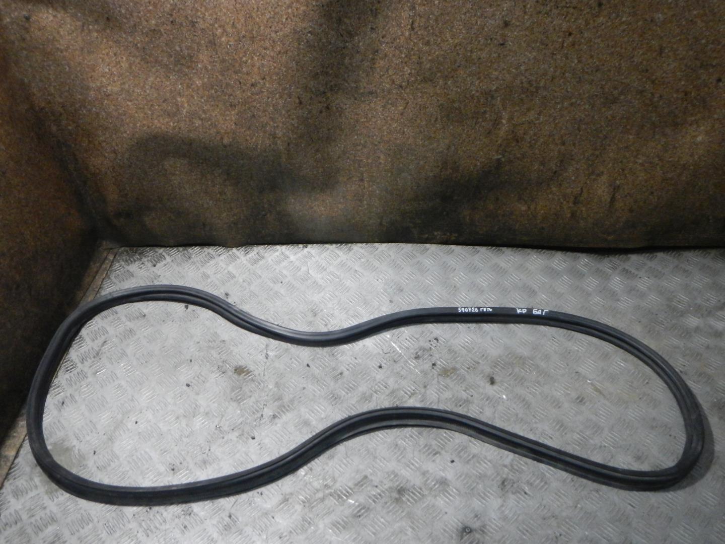 Уплотнитель багажника