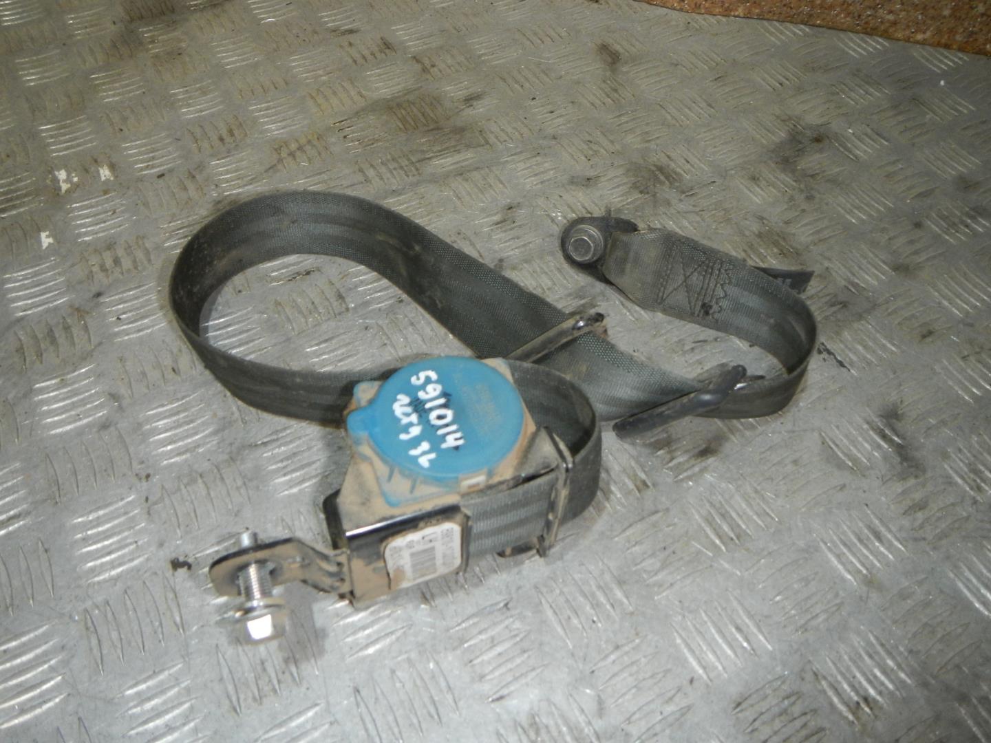 Ремень безопасности