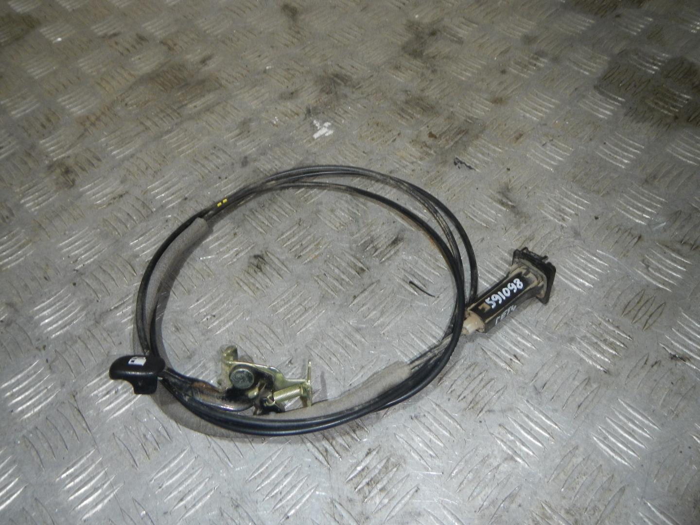 Трос лючка бензобака