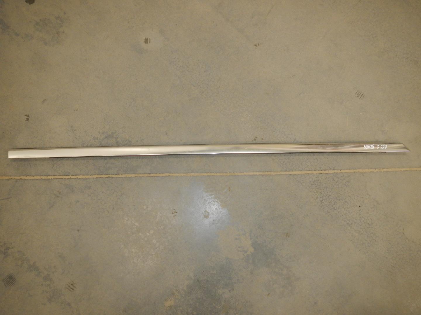 Накладка стекла переднего правого