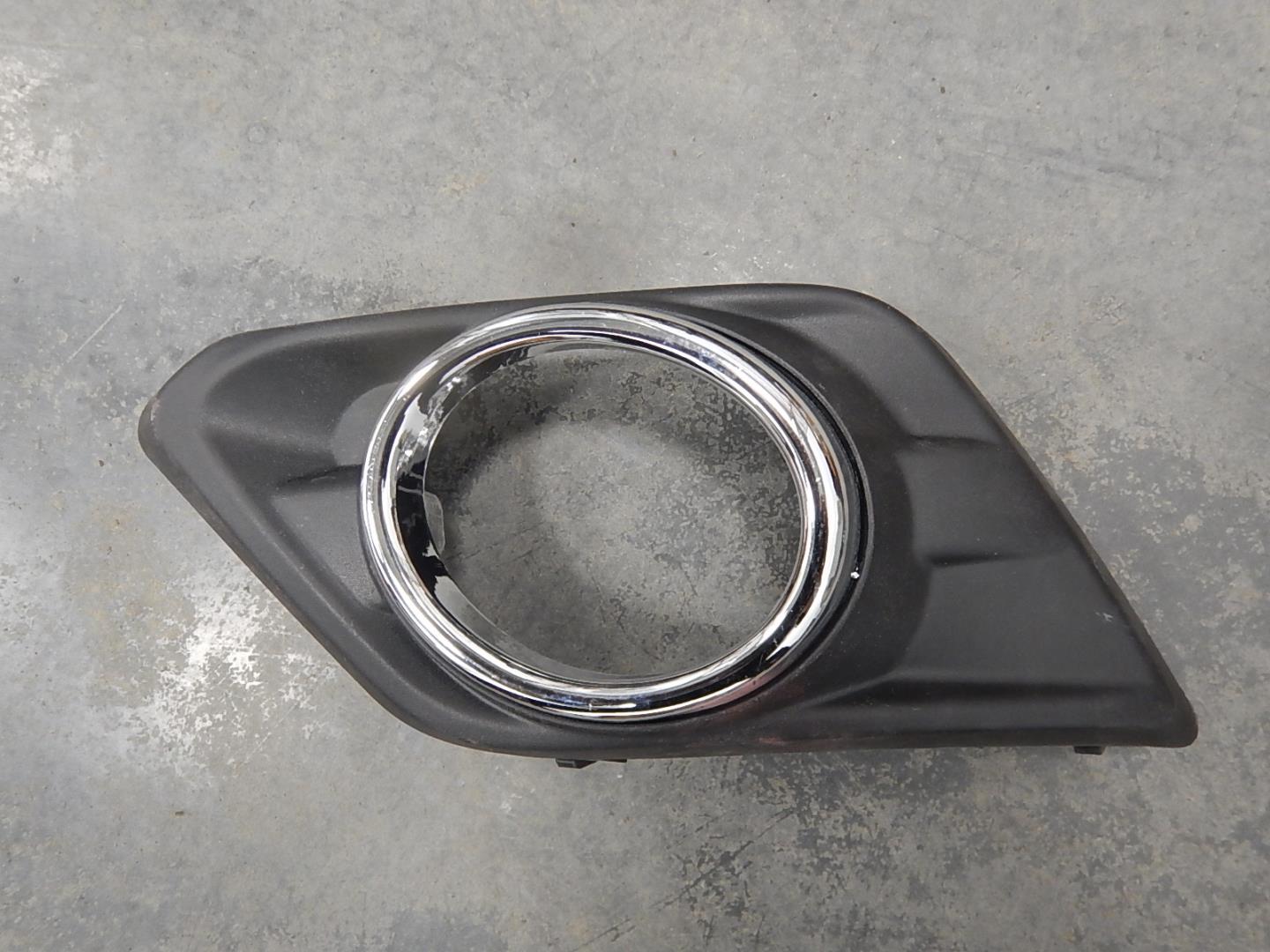 Решетка в бампер левая