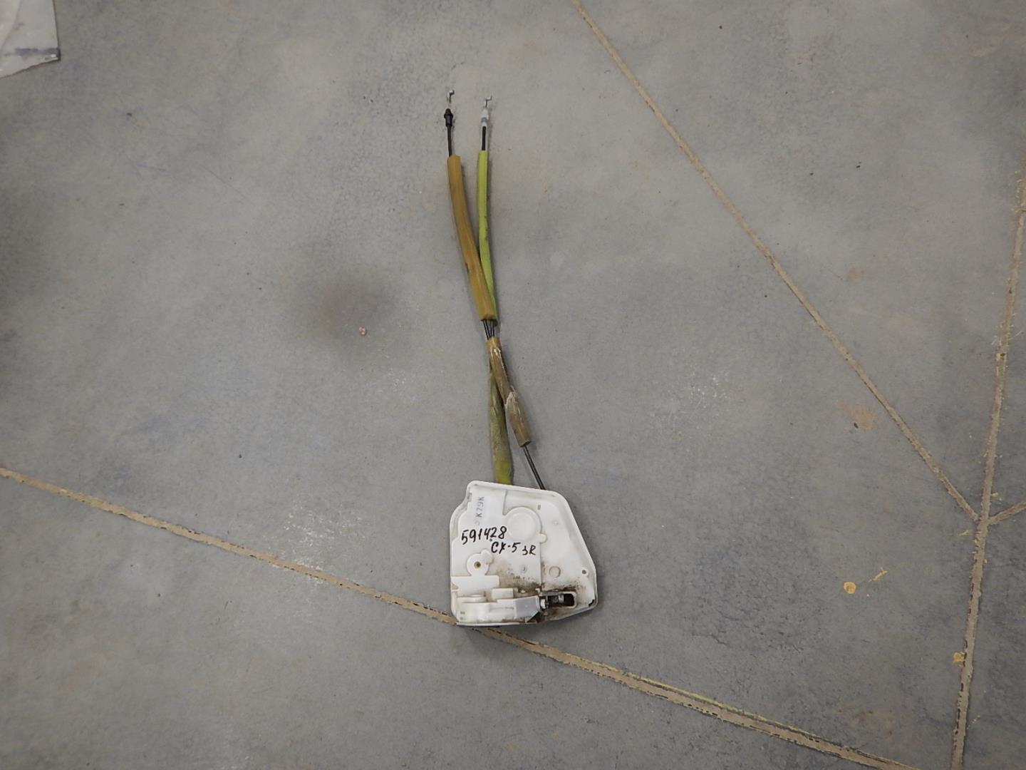 Замок двери задней правой