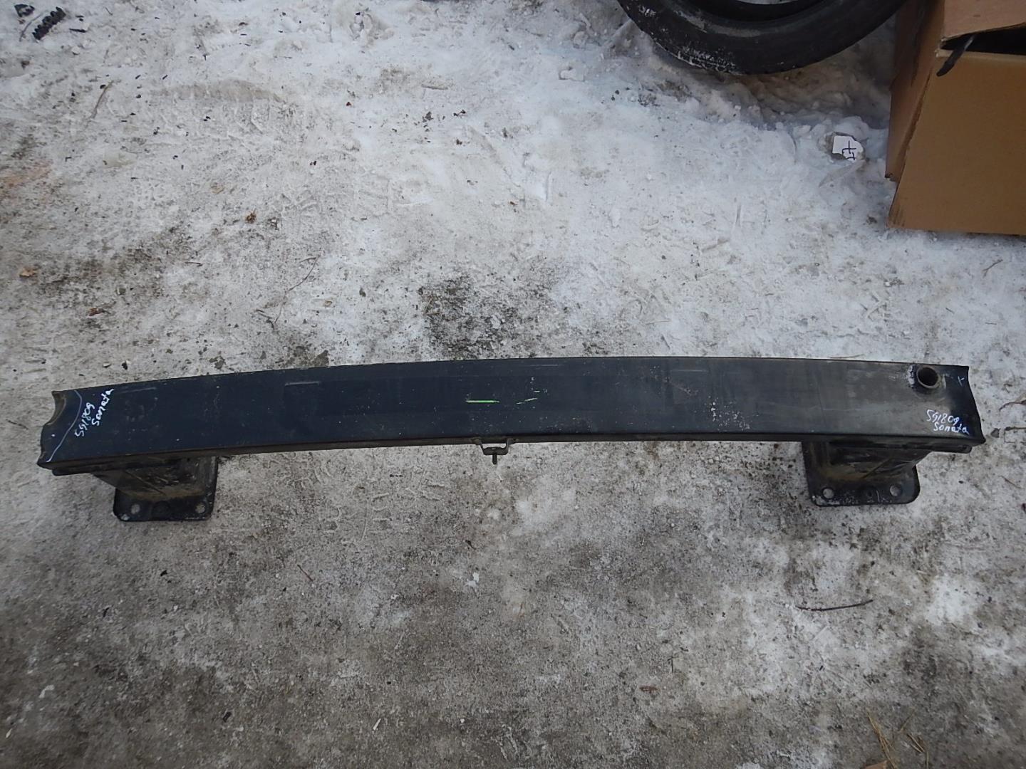 Усилитель переднего бампера