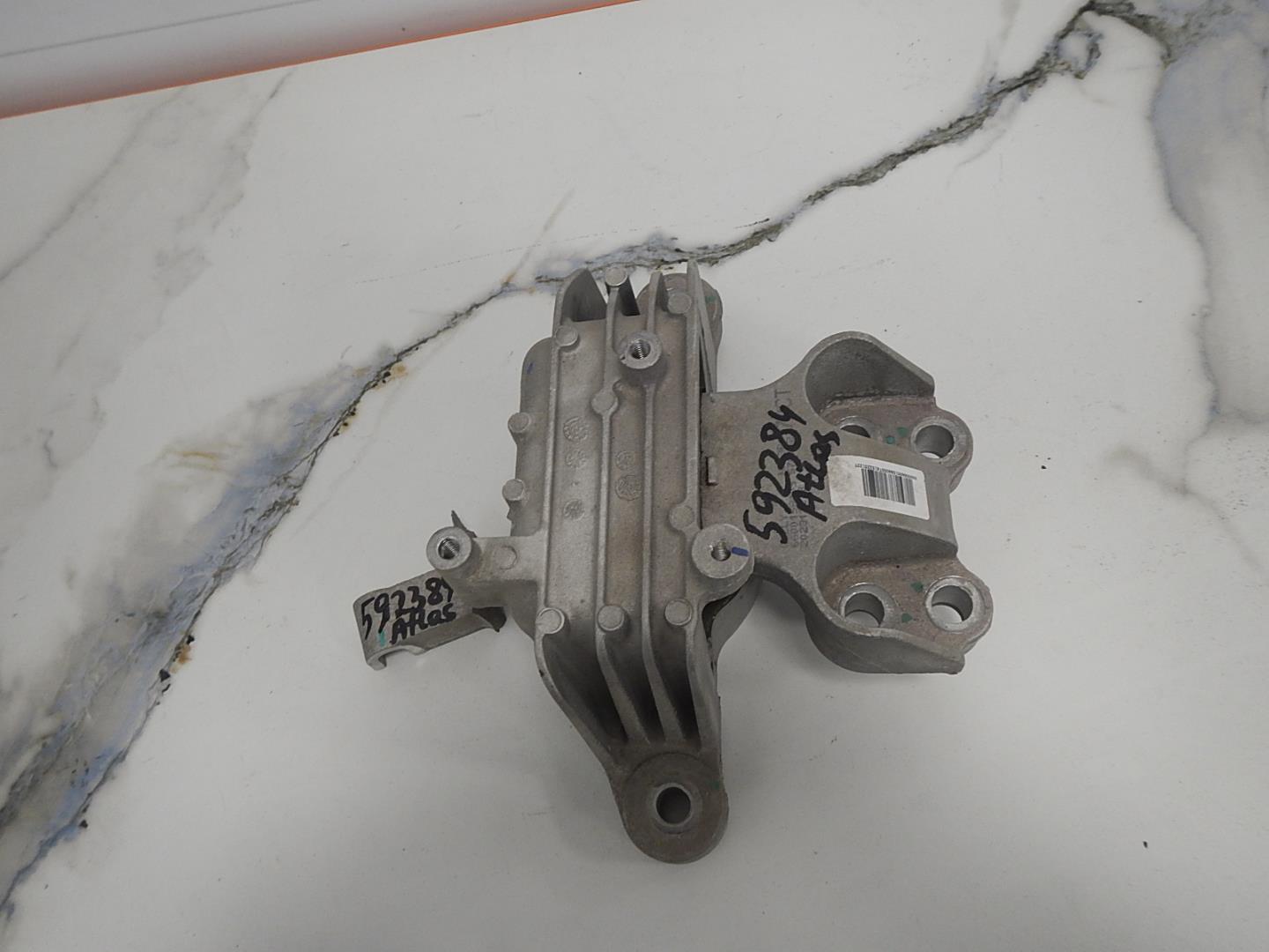 Опора двигателя правая