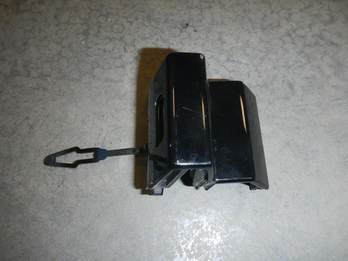 Заглушка буксировочного крюка