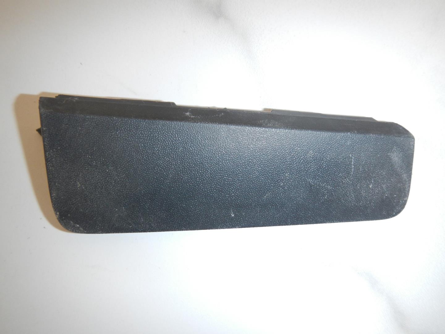 Заглушка буксировочного крюка