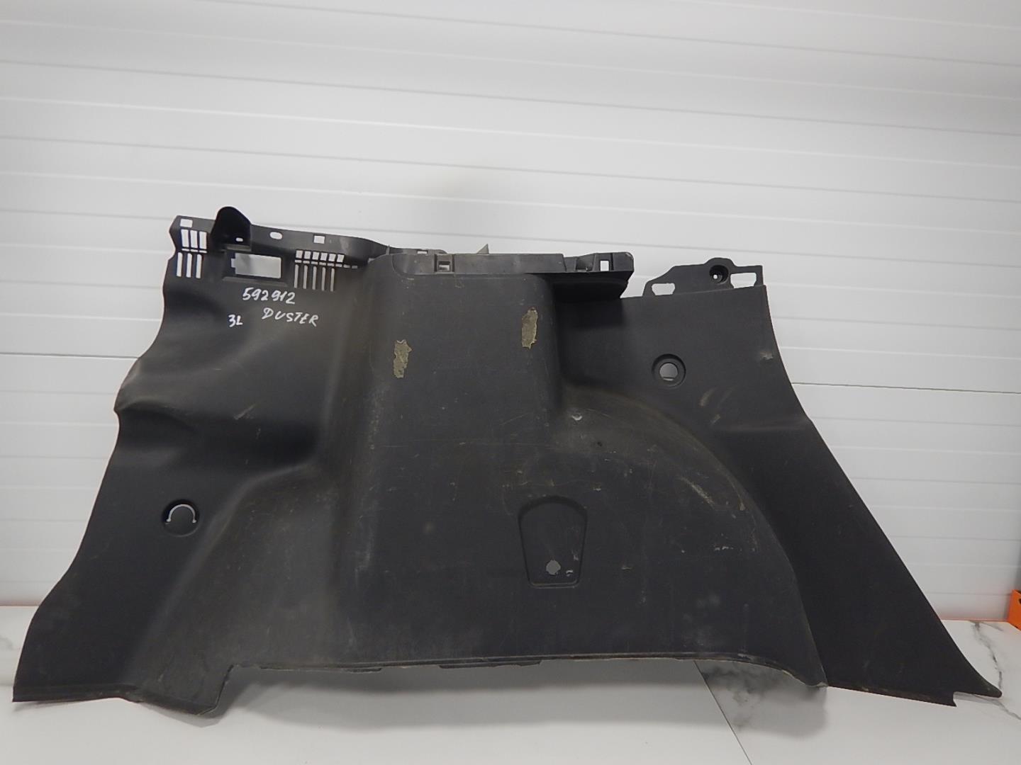 Обшивка багажника