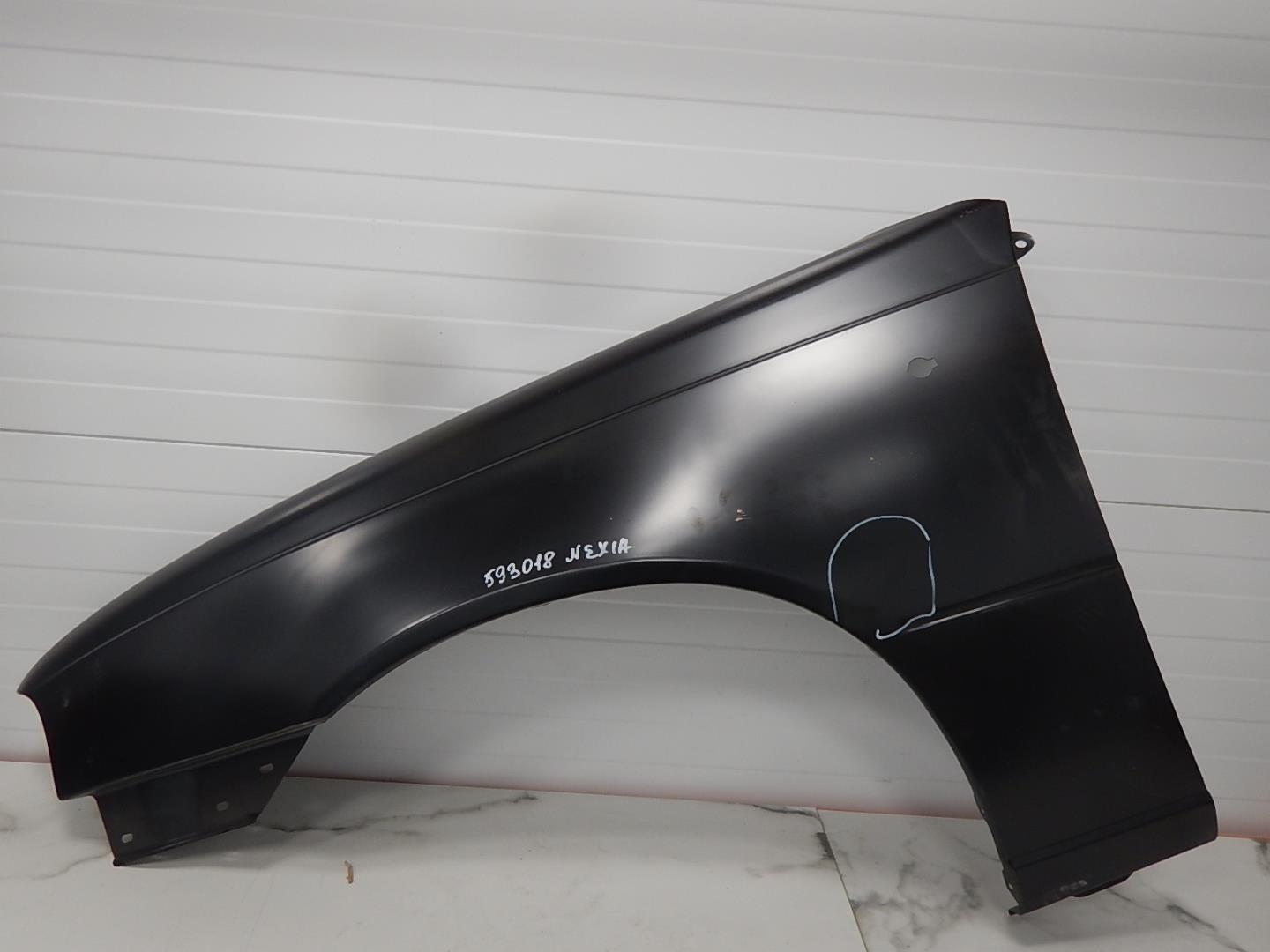 Крыло переднее левое