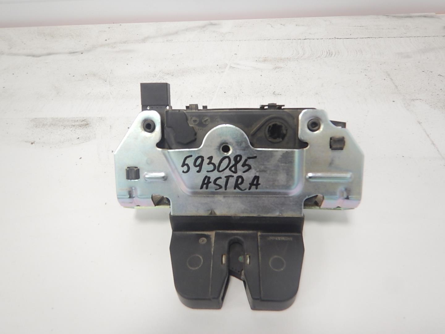 Замок багажника