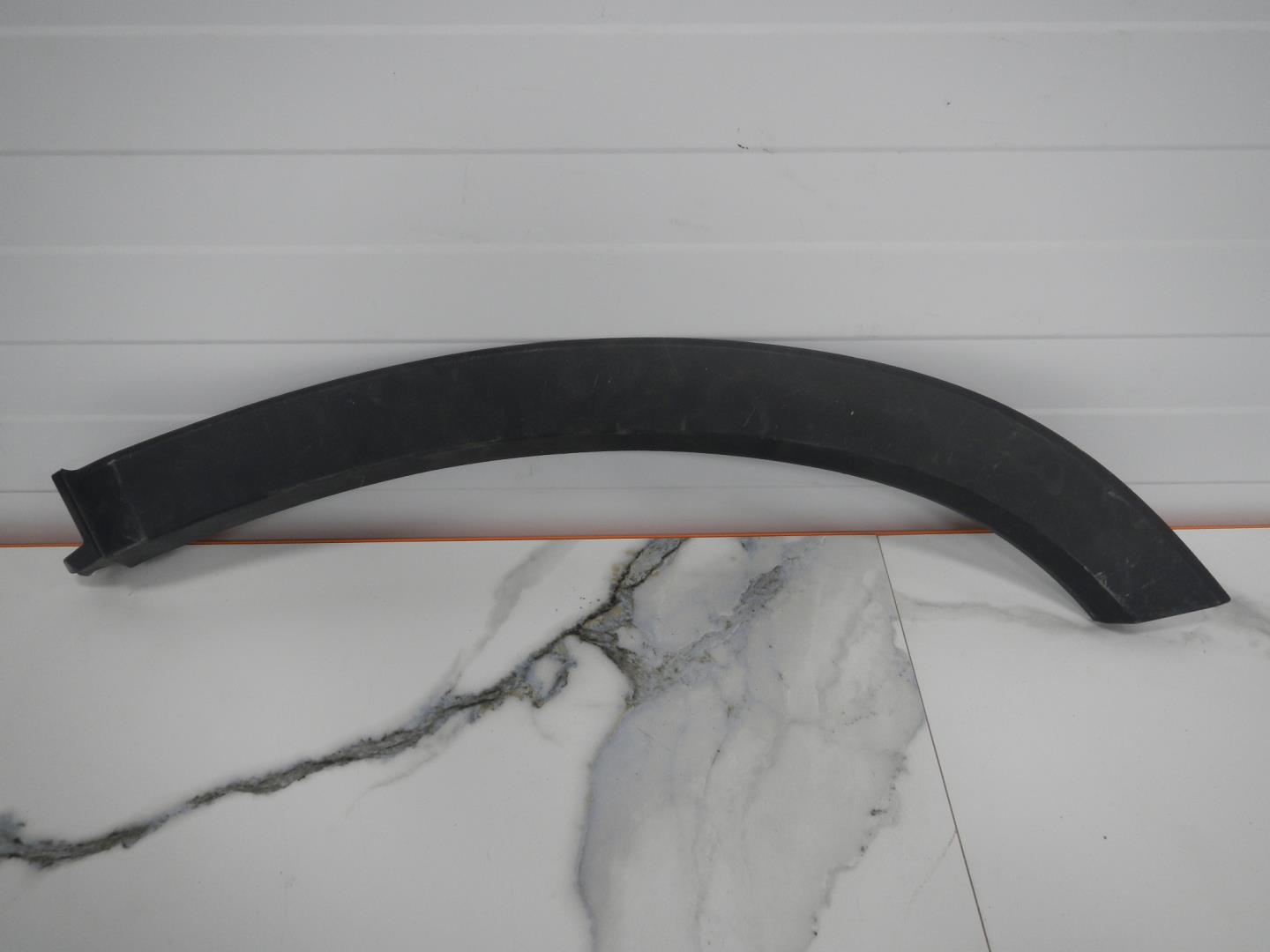 Накладка двери задней левой