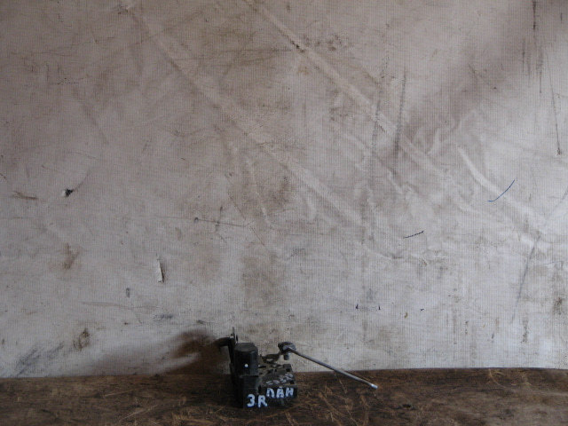 Замок двери задней правой