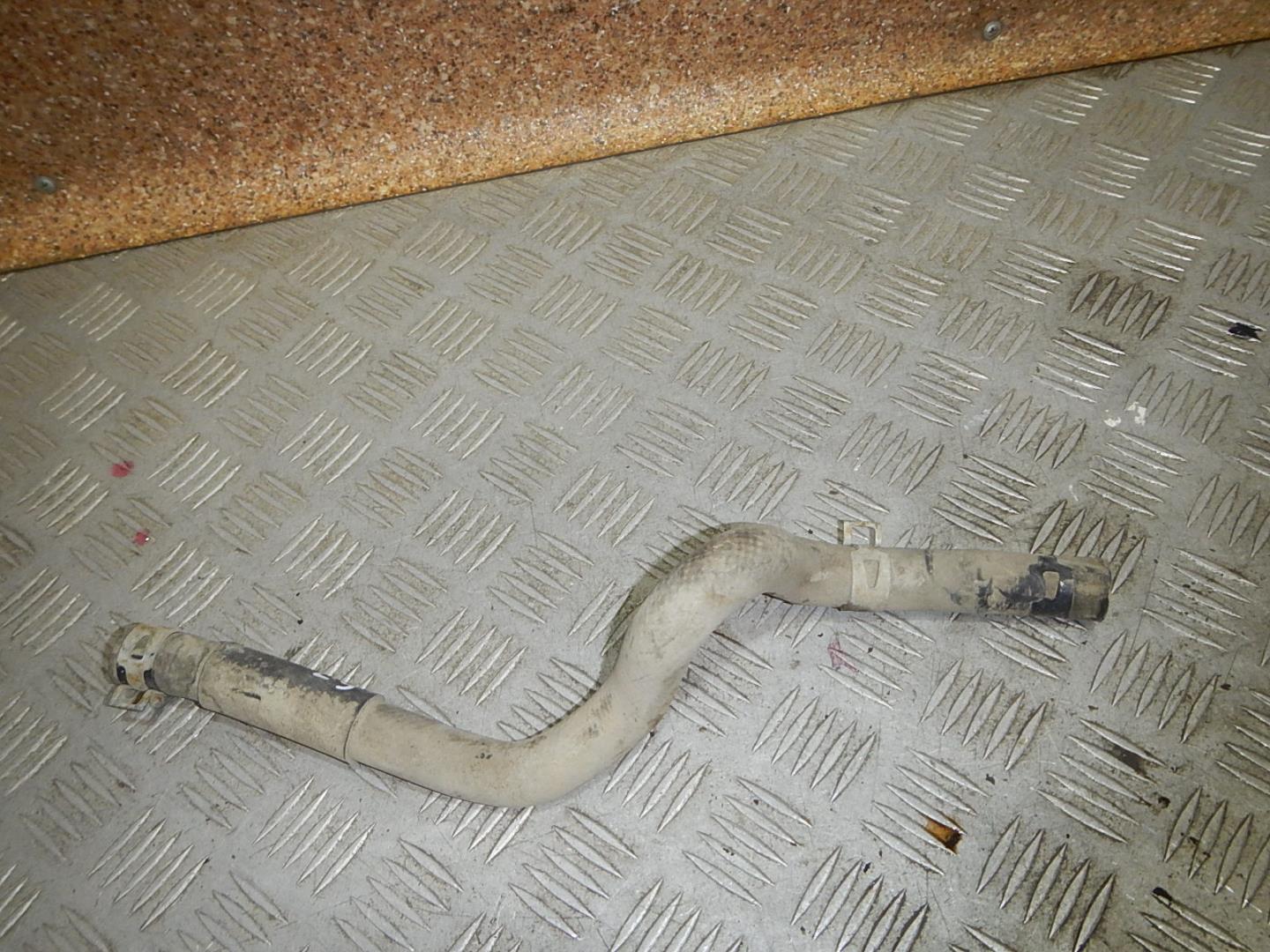 Патрубок отопителя