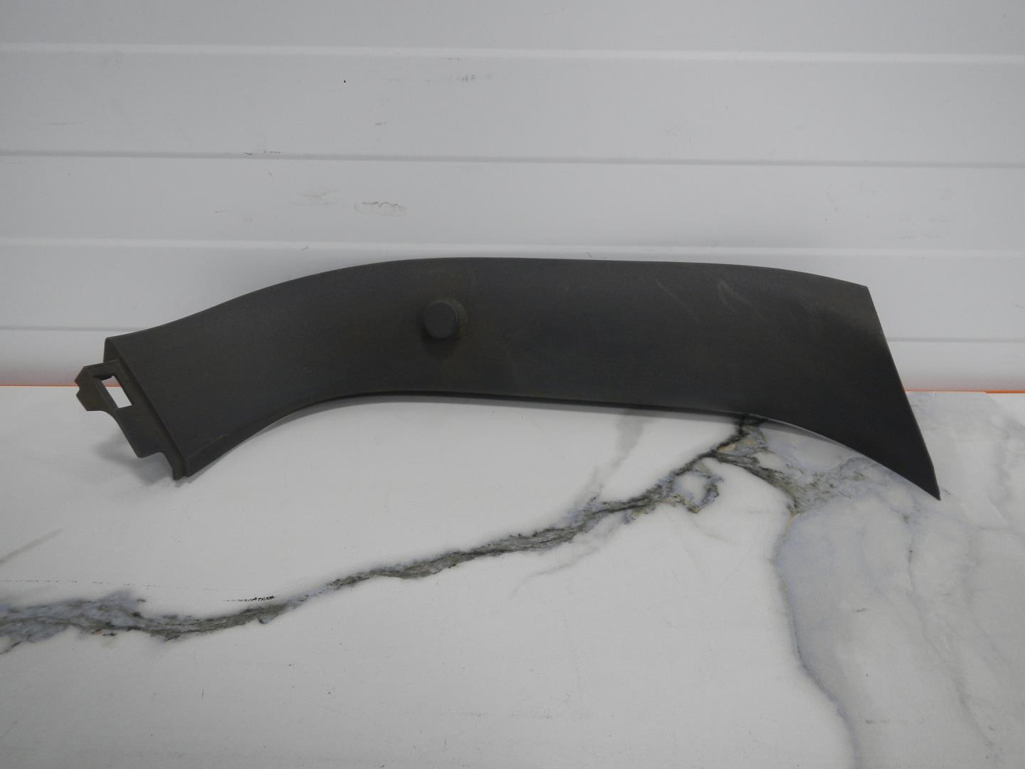 Обшивка двери багажника