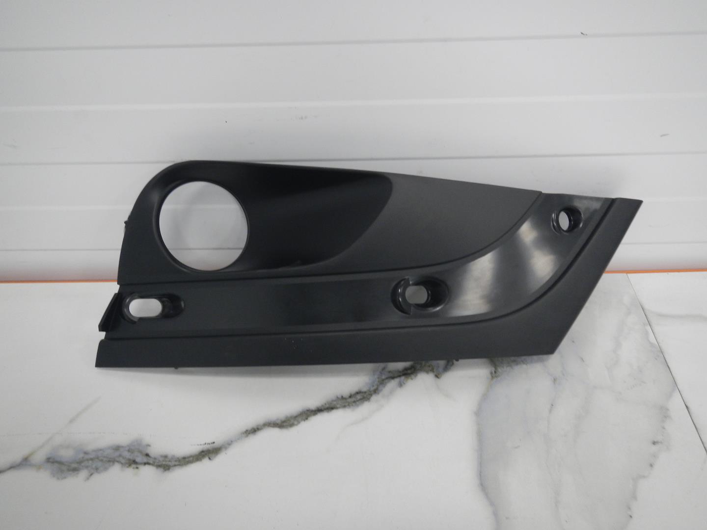 Решетка в бампер правая