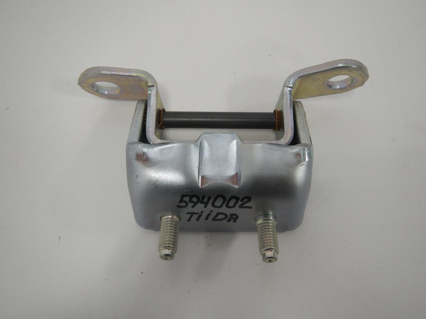 Петля двери задней левой верхняя