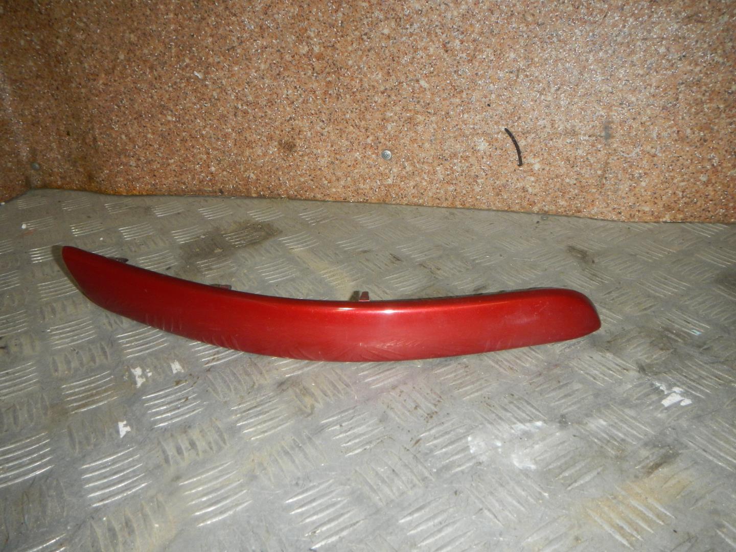 Молдинг переднего бампера правый