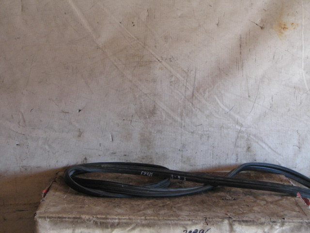 Уплотнитель багажника