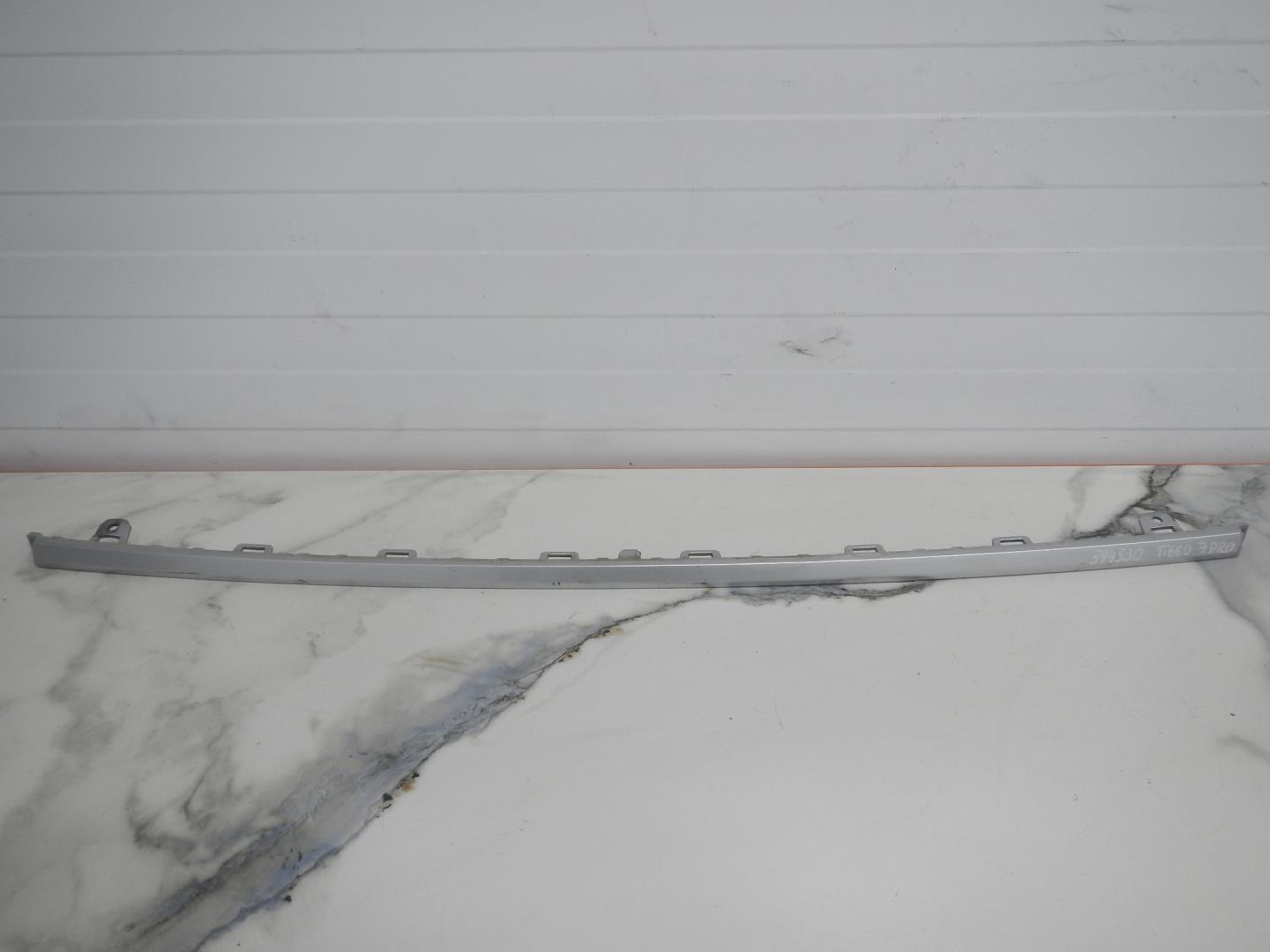 Молдинг заднего бампера