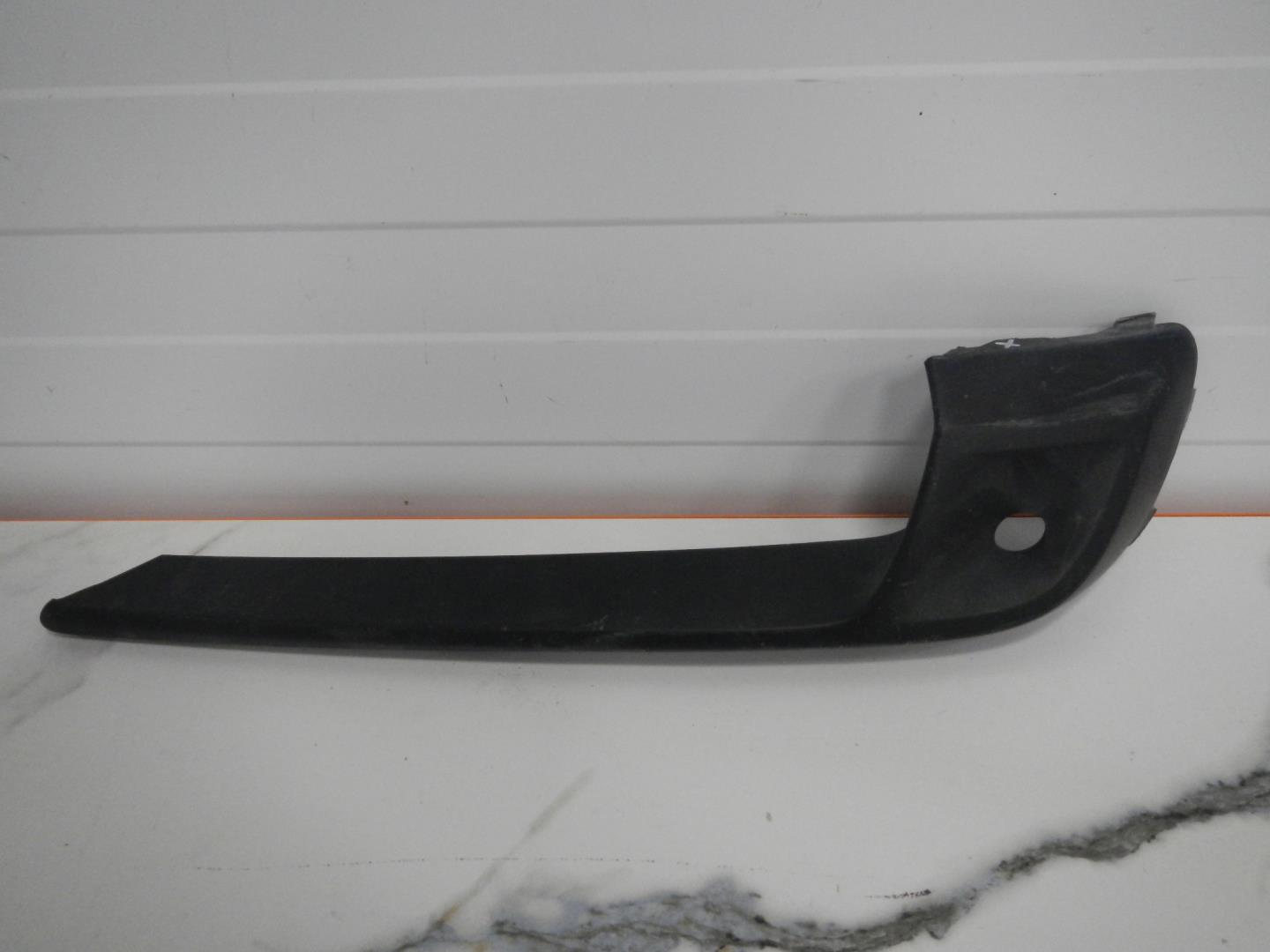 Накладка переднего бампера правая